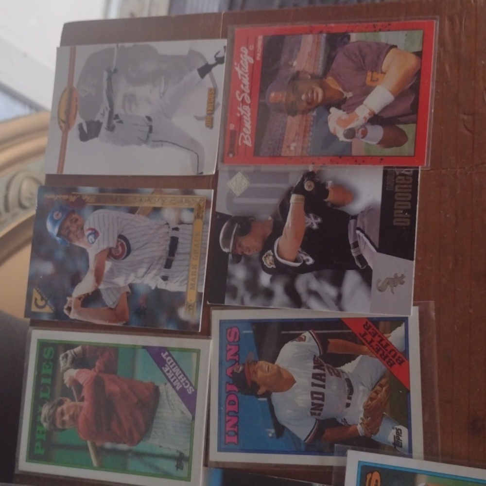 Assorted Baseball Trading Cards - Picture 3 of 5